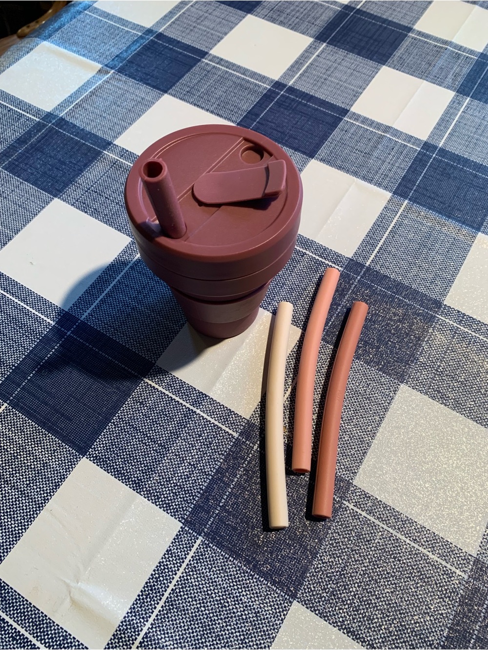 Stojo Collapsible Silicone Travel Cup with Lid and Straws - Mauve